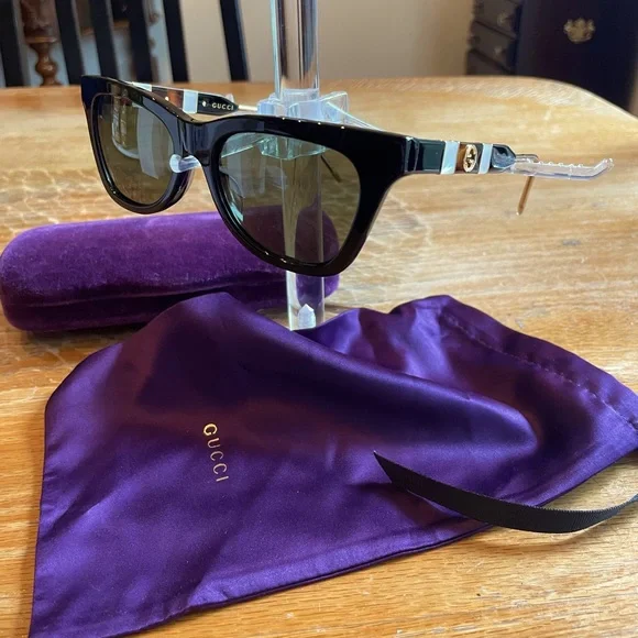 Gucci | Accessories | Gucci Sunglasses New Gg598s 00 Black  display picture 3